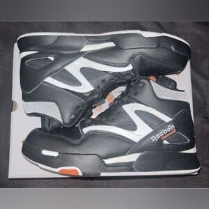 Reebok Pump Omni Zone II sneakers (All Sizes)dead stock buy now 100% Authentic